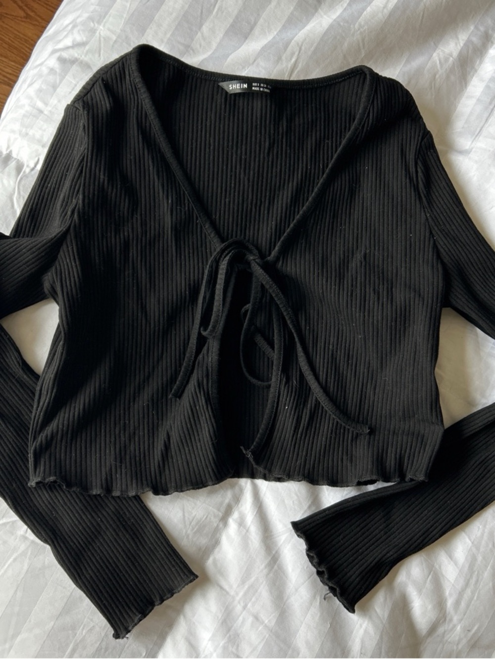 SHEIN Black Ribbed Tie-Front Long Sleeve Crop Top - V-Neck